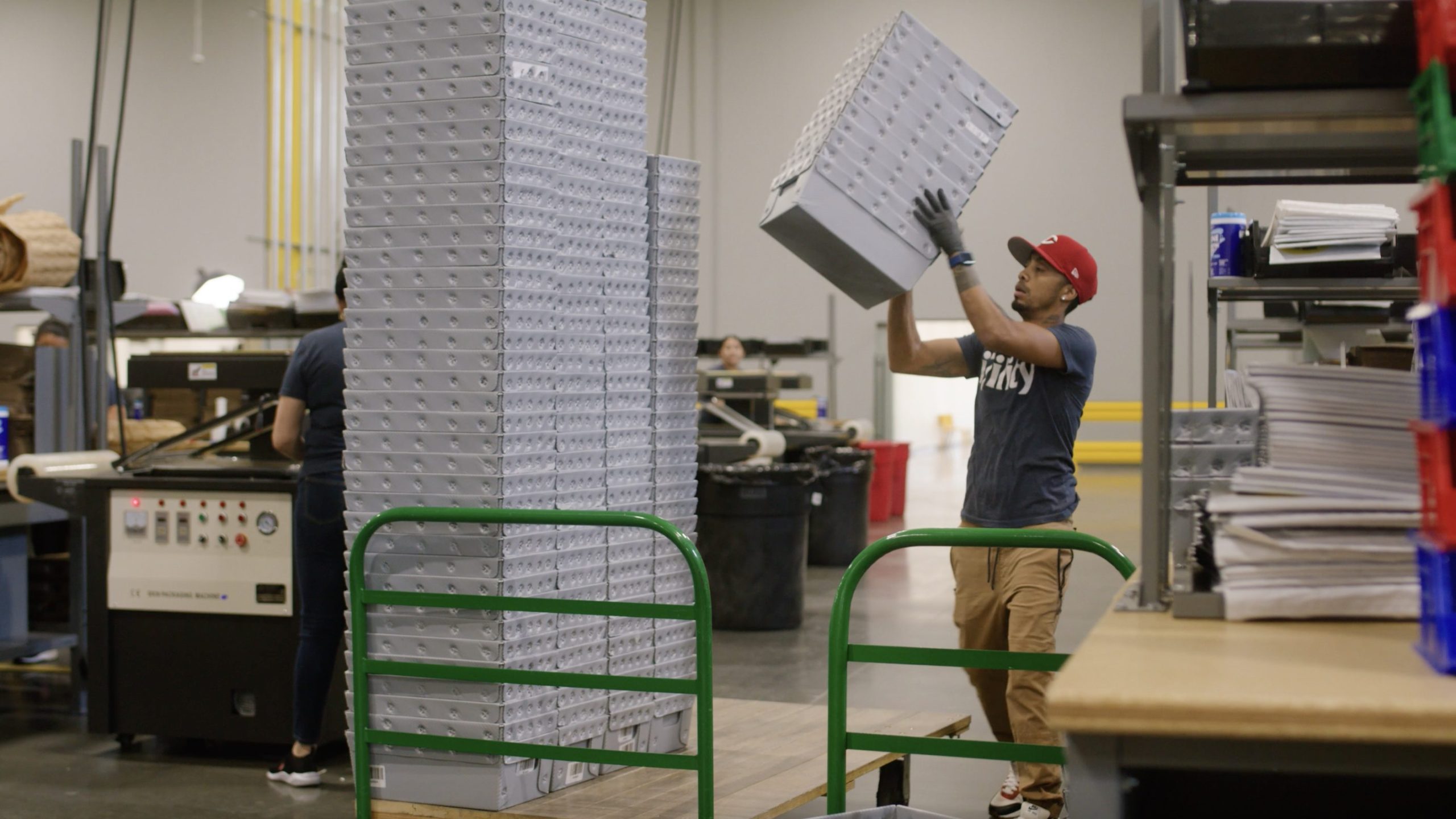 ijility workforce optimization employee lifting boxes